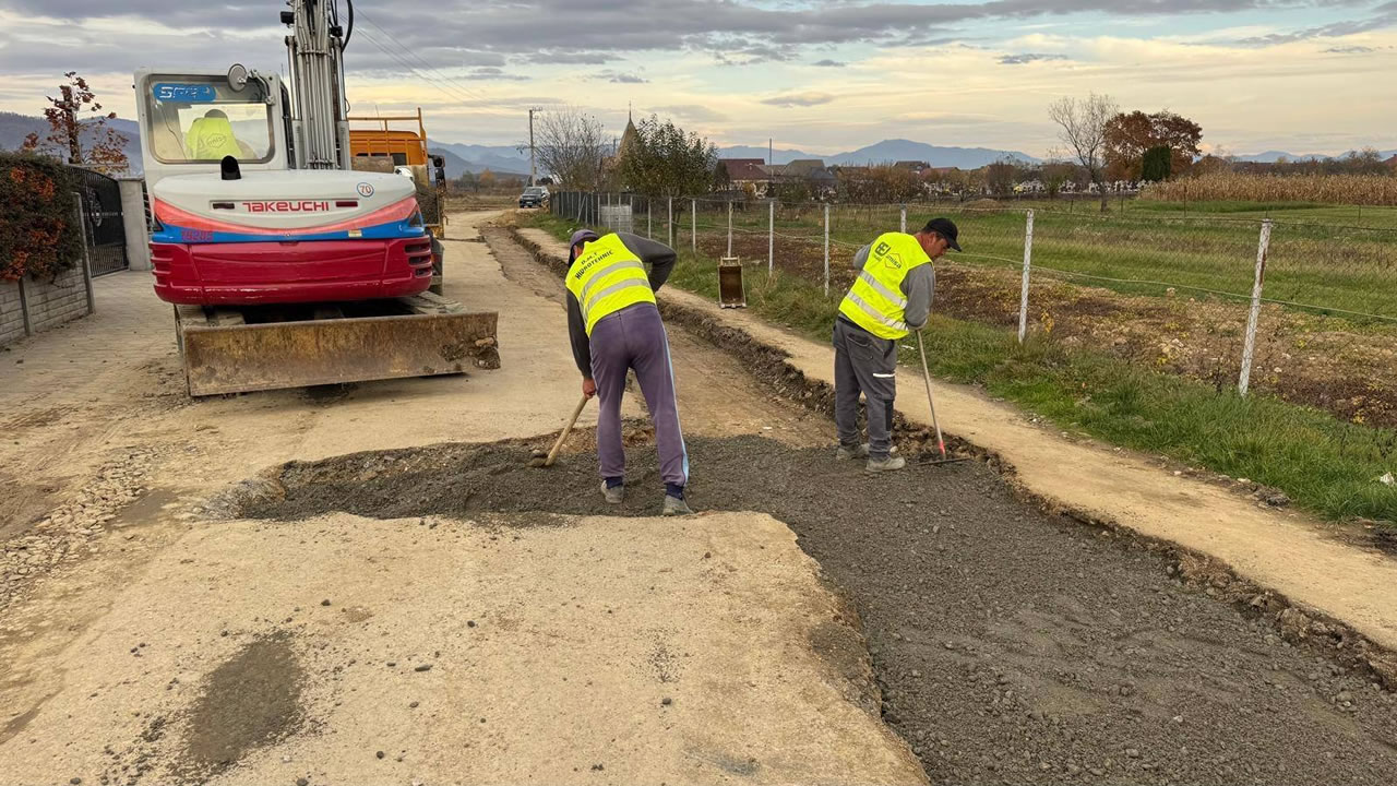 Lucrările de refacere a infrastructurii rutiere din Recea, Mocira și Săsar – o prioritate și o normalitate